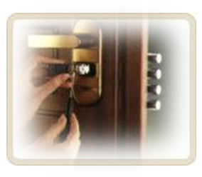 Sbloccaggio, riparazioni e sostituzioni di serrature, porte, serrande, box, tapparelle, cancelli 